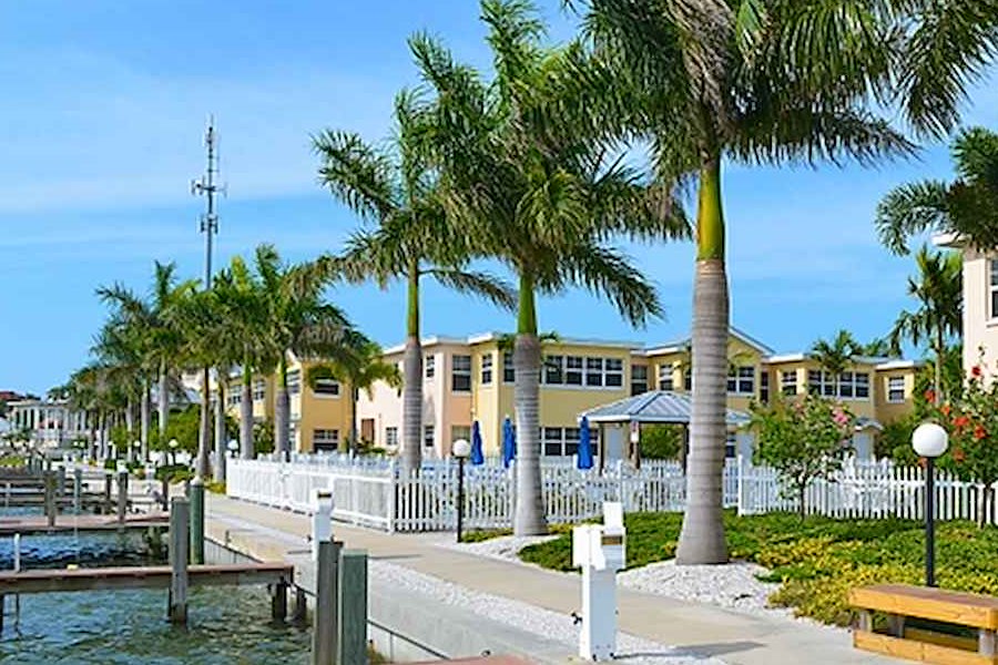 Barefoot Beach Resort